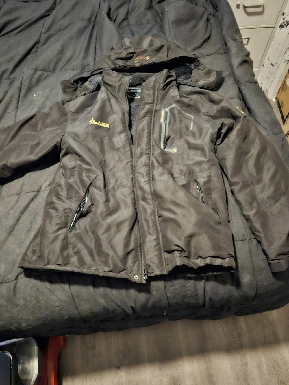 UNCO & BOROR WOMEN'S BLACK WINTER SKI HIKING JACKET BLACK SZ MEDIUM